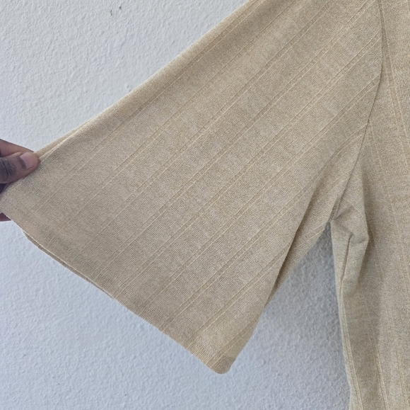 Zac & Rachel Metallic Blouse Women Sz L Beige Flutter 3/4 Sleeve Front Cut  Out - Picture 10 of 13